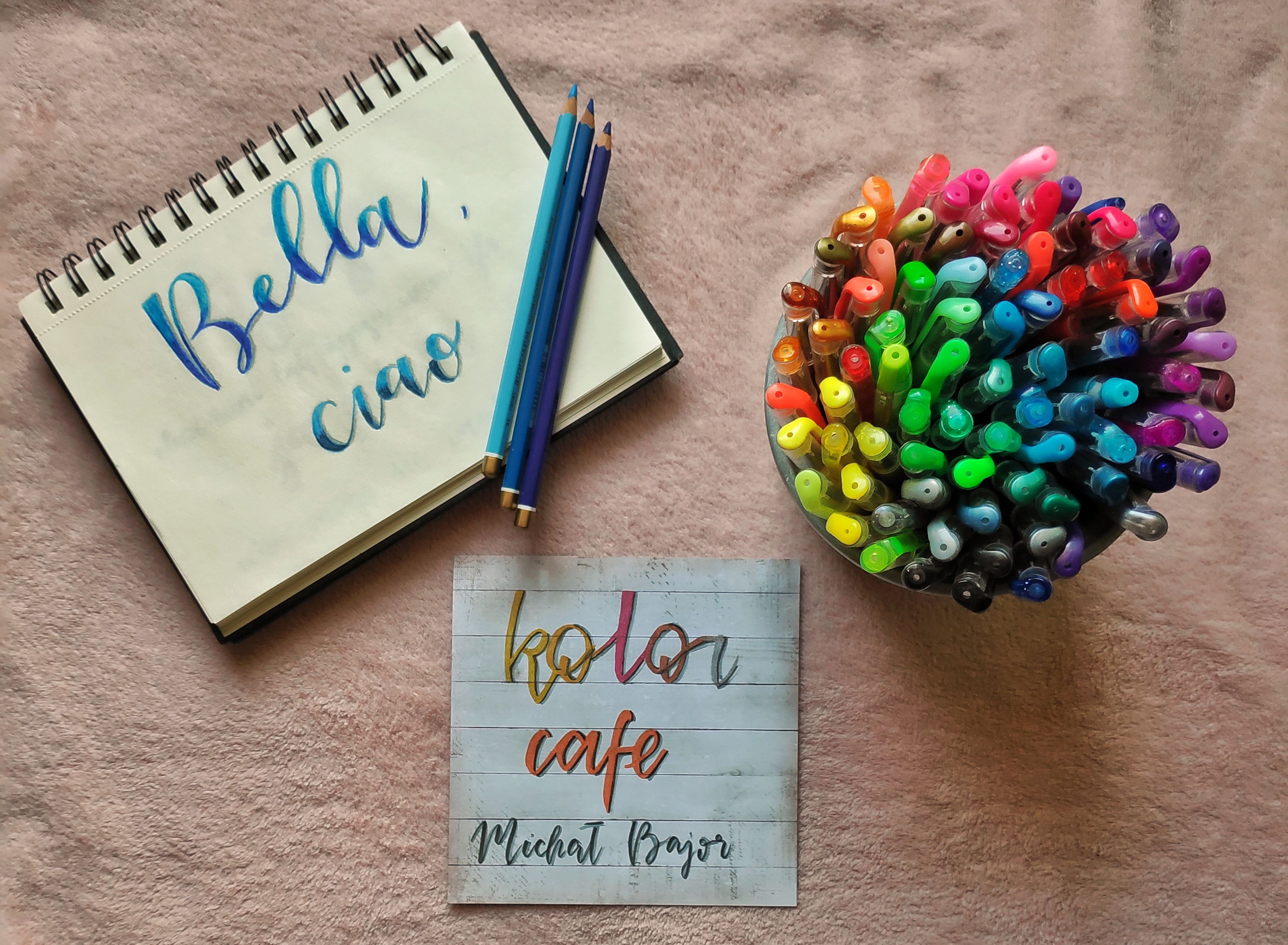 „Kolor Cafe” Michała Bajora i najbardziej emocjonalny podcast