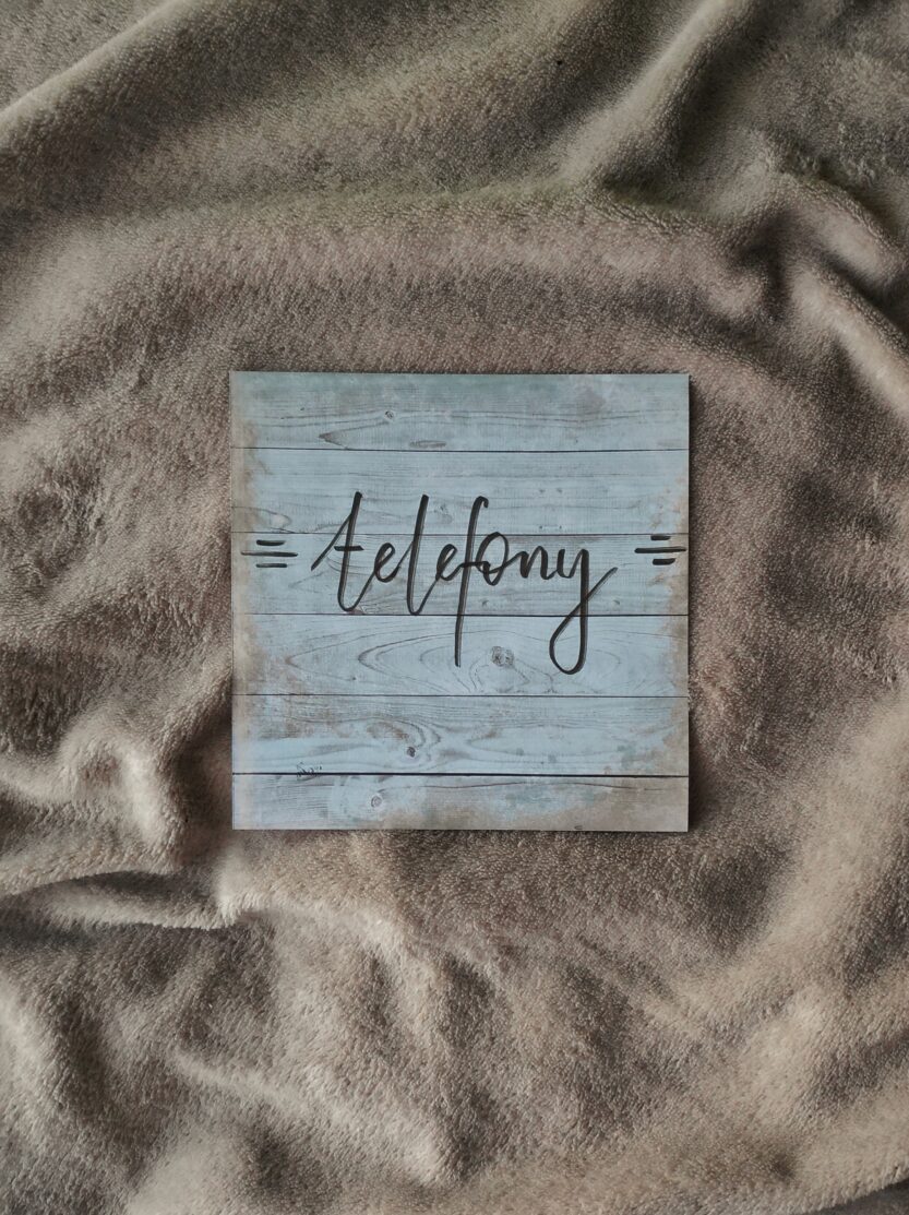 Telefony…